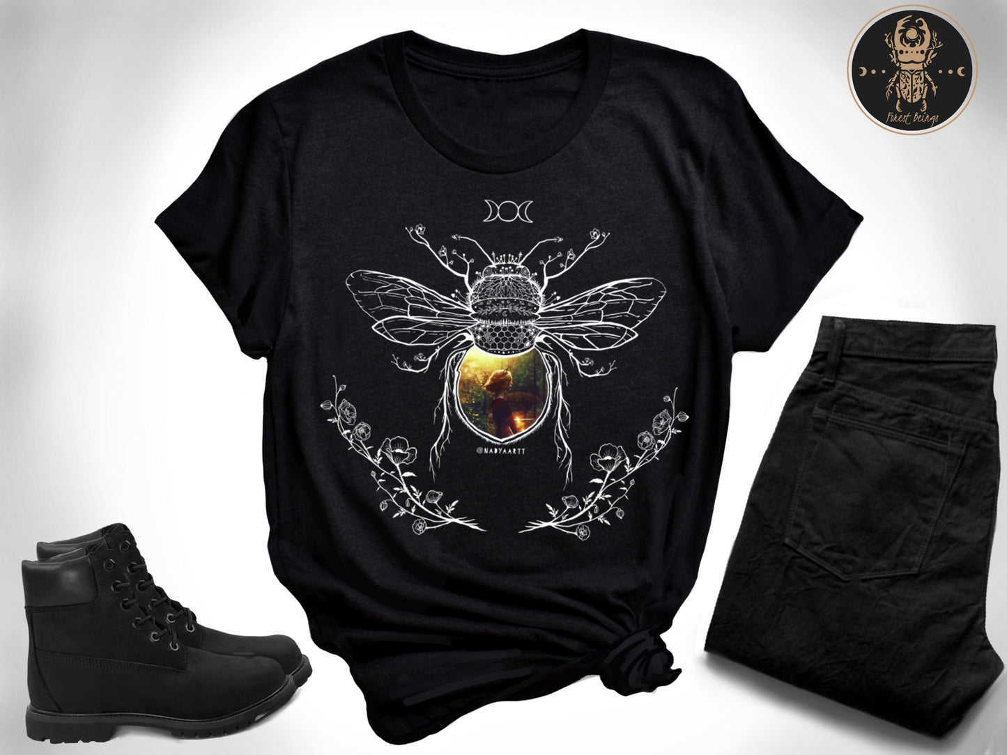 QUEEN BEE Witchy T-shirt